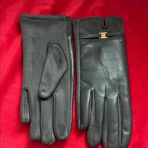 Elegant Black Leather Gloves
